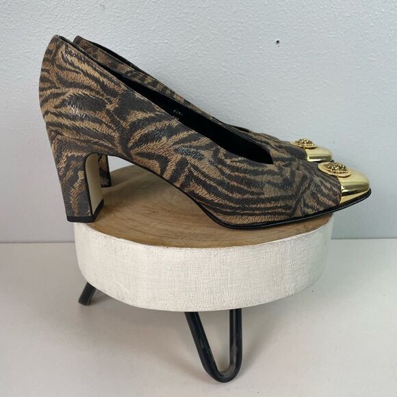 J. Renee Gold and Brown Tiger Patterned Chunky Heels Size 8M EUC - Picture 4 of 7